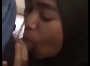 Jilbab hitam culum kontol pacarnya