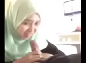 Hijab skandal tante part 1