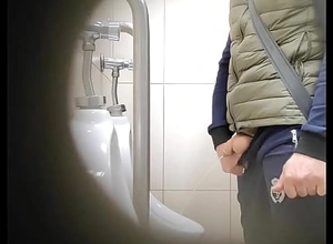 Disregard a close cam in the mall toilet