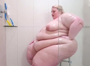 Ssbbw Showering The brush Folds And Curves