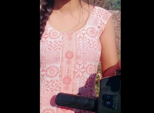 Desi randi ko sadak se utha kar choda