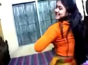 Bangali Muslim Girl showing Nude.......